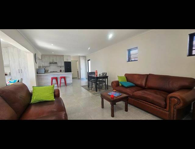 2 BEDROOM HOUSE FOR SALE IN HARBOUR LIGHTS
